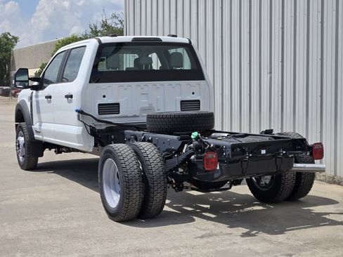 New 2025 Ford F550 4x4 Crew Cab image 6