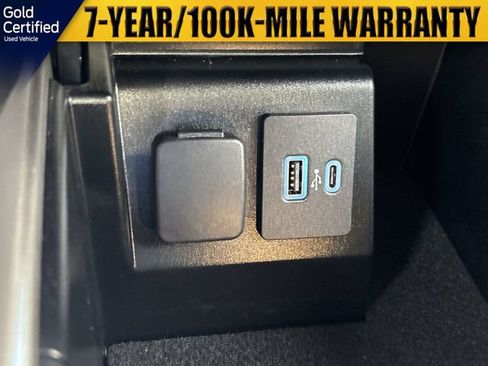 Used 2021 Ford Explorer XLT w/ Equipment Group 202A AWD/4WD image 31