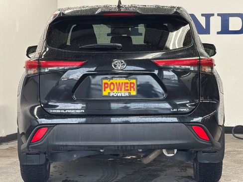 Used 2022 Toyota Highlander LE image 4