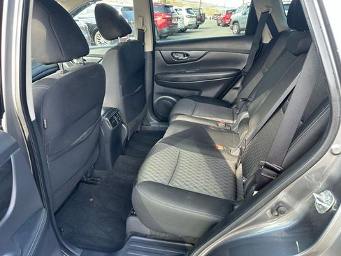 Used 2020 Nissan Rogue SV image 12