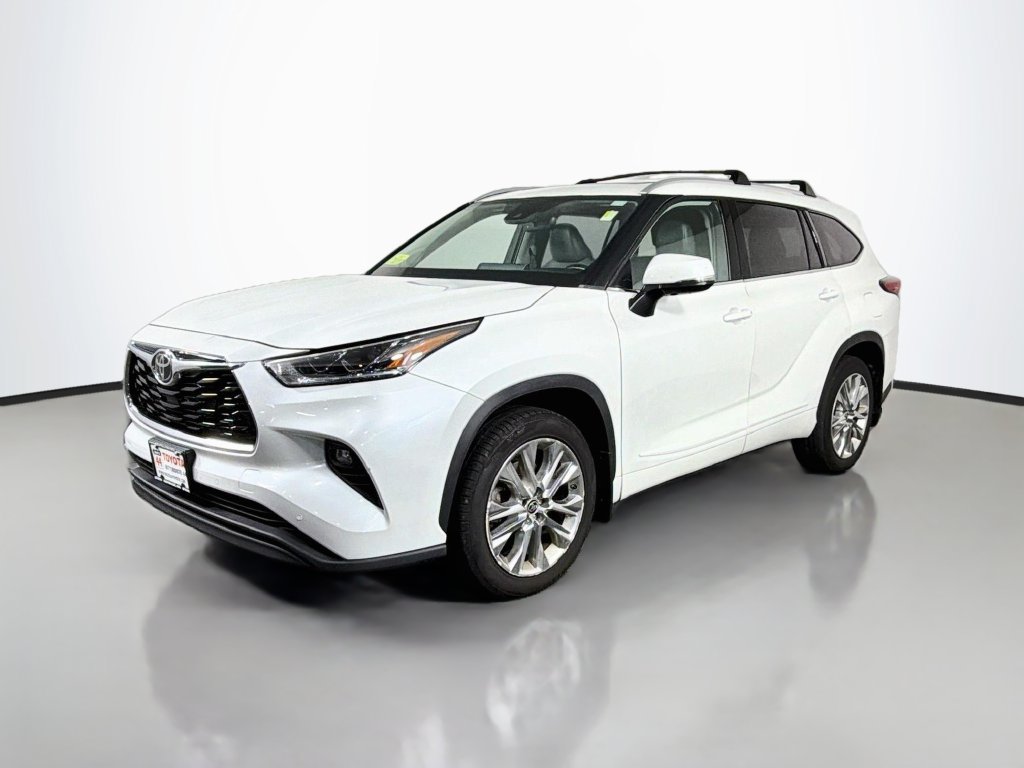 Used 2023 Toyota Highlander Limited AWD/4WD image 2