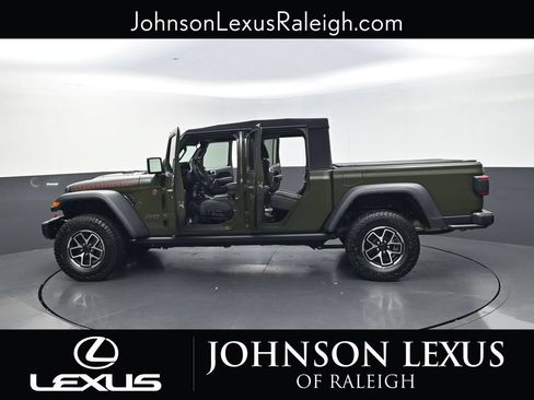 Used 2024 Jeep Gladiator Rubicon w/ Convenience Group AWD/4WD image 37