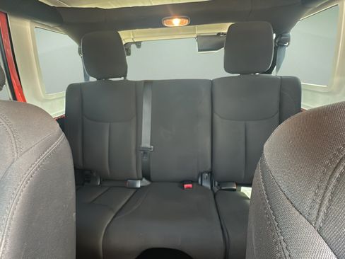Used 2015 Jeep Wrangler Unlimited Sport w/ Connectivity Group AWD/4WD image 19