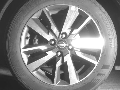 Used 2025 Nissan Versa SV FWD image 15