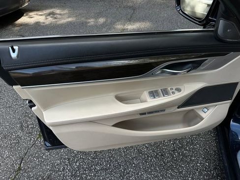 Used 2017 BMW 740i image 12