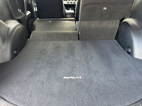 Used 2016 Toyota RAV4 LE FWD image 22