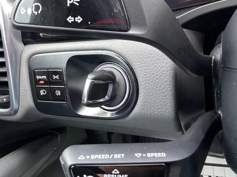 Used 2019 Porsche Cayenne AWD/4WD image 18