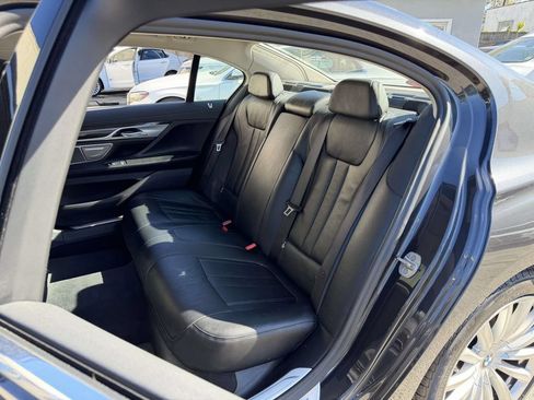 Used 2022 BMW 740i xDrive AWD/4WD image 20