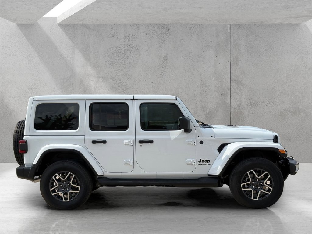 New 2026 Jeep Wrangler Unlimited Sahara AWD/4WD image 4