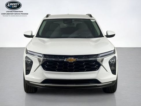 Used 2024 Chevrolet Trax LT w/ Driver Confidence Package FWD image 8