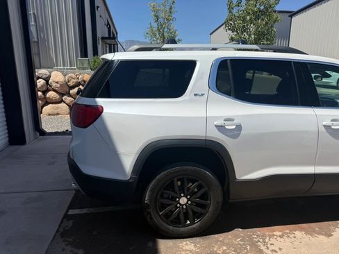 Used 2018 GMC Acadia SLT AWD/4WD image 10