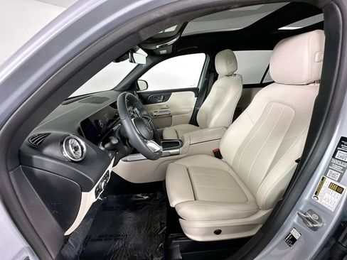 Used 2026 Mercedes-Benz GLB 250 4MATIC image 19
