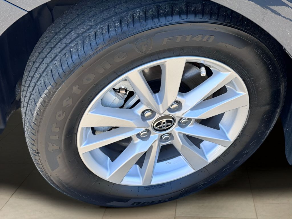 Used 2025 Toyota Camry LE FWD image 6