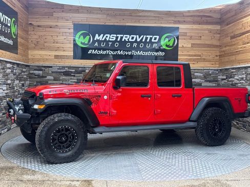 Used 2020 Jeep Gladiator Sport AWD/4WD image 2