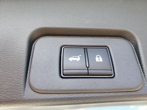 Certified 2025 Nissan Rogue Platinum w/ Tech Package image 10