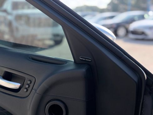 Used 2018 Chrysler 300 C w/ Safetytec Plus Group RWD image 53