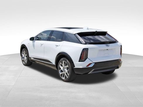 New 2027 Cadillac Optiq Luxury AWD/4WD image 3