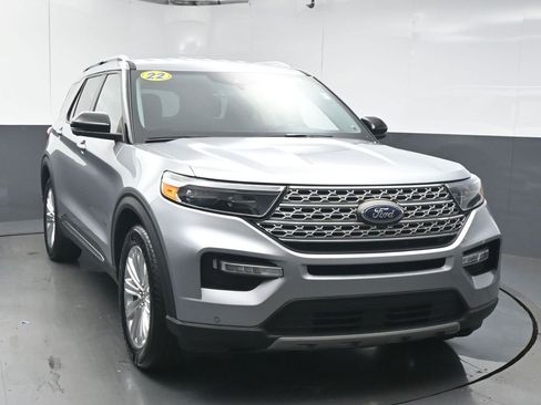 Used 2022 Ford Explorer Limited w/ Equipment Group 301A image 2
