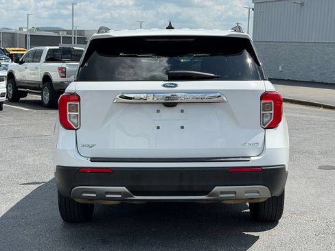 Used 2023 Ford Explorer XLT w/ Equipment Group 202A AWD/4WD image 6