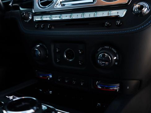 Used 2017 Rolls-Royce Dawn RWD image 69