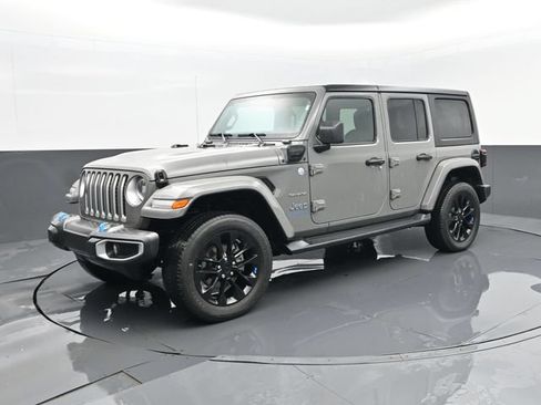 Used 2023 Jeep Wrangler Unlimited Sahara w/ Cold Weather Group AWD/4WD image 1