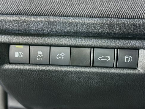 Used 2025 Toyota Camry LE image 17