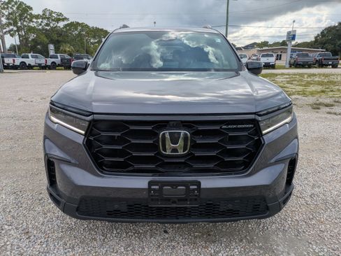 Used 2025 Honda Pilot Black Edition image 9