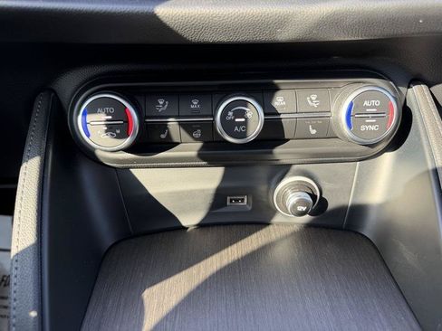 Used 2021 Alfa Romeo Stelvio Ti w/ Premium Package AWD/4WD image 43