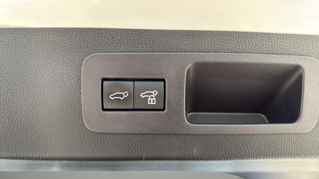 Used 2023 Lexus LX 600 4WD w/ Appearance Package image 22