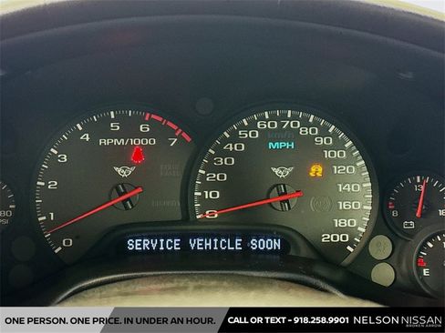 Used 2004 Chevrolet Corvette Coupe w/ Roof Package image 12