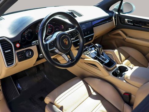 Used 2019 Porsche Cayenne image 17