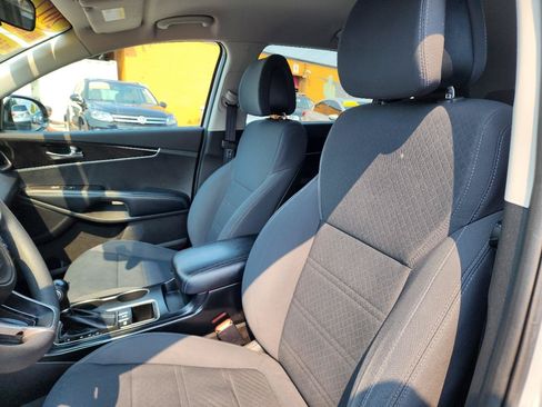 Used 2017 Kia Sorento AWD image 15