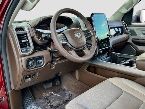 Used 2025 RAM 1500 Laramie w/ Advanced Safety Group II AWD/4WD image 9