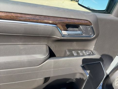 New 2026 GMC Sierra 1500 Elevation image 17