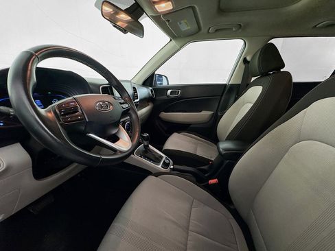 Used 2024 Hyundai Venue SEL FWD image 20