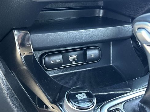 Used 2022 Kia Seltos S AWD/4WD image 25