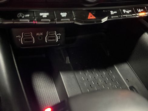 Used 2025 Dodge Durango GT AWD/4WD image 34