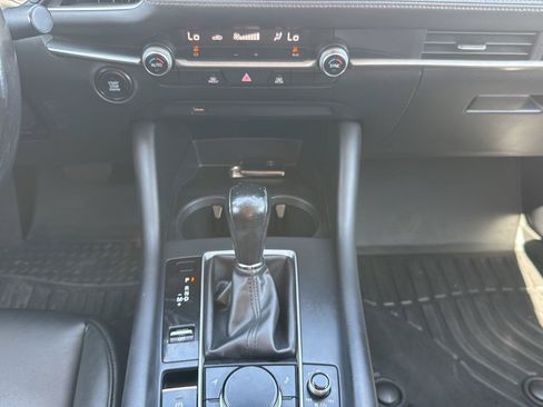 Used 2020 MAZDA MAZDA3 Sedan w/ Select Package FWD image 16