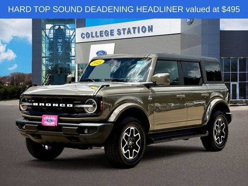 Used 2025 Ford Bronco Outer Banks AWD/4WD image 2