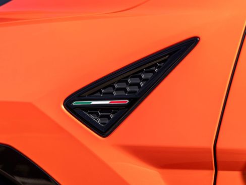 Used 2024 Lamborghini Urus S image 15