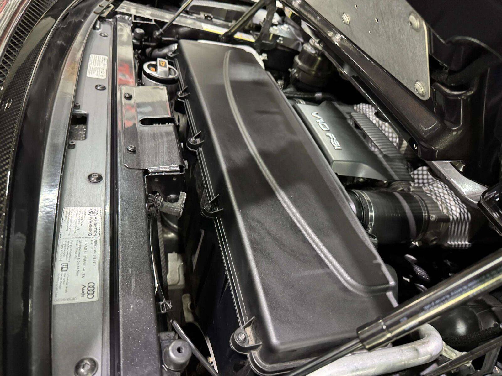 Used 2011 Audi R8 V10 AWD/4WD image 38