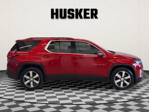 Used 2023 Chevrolet Traverse LT w/ LT Premium Package AWD/4WD image 2