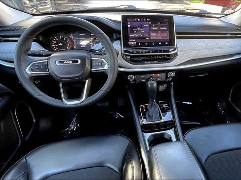 Used 2022 Jeep Compass Latitude image 14