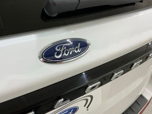 Used 2025 Ford Explorer Active w/ Active Comfort Package image 5