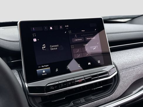 Used 2024 Jeep Compass Latitude image 10