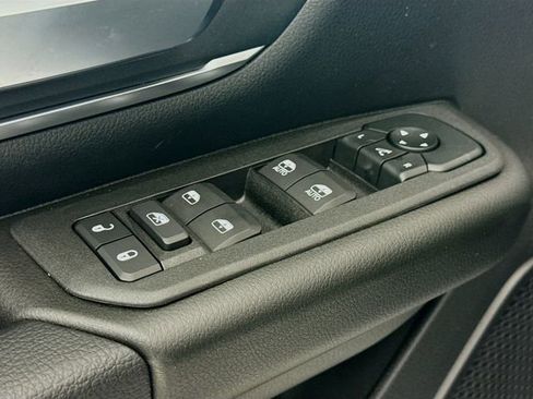 New 2026 RAM 1500 4x4 Crew Cab image 18