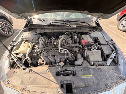Used 2024 Nissan Altima 2.5 SV FWD image 31
