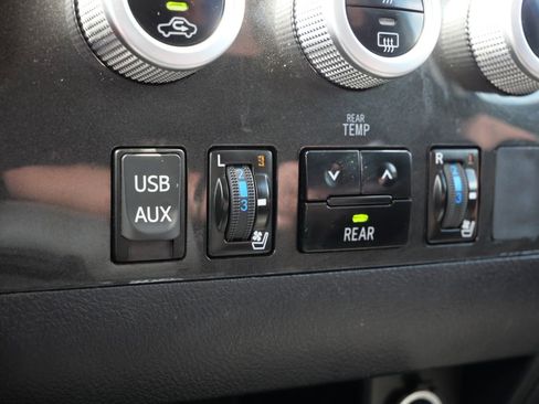 Used 2018 Toyota Sequoia Platinum w/ Carpet Mat Package image 25