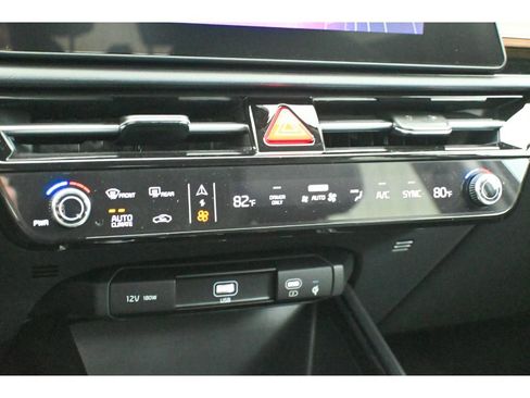 New 2025 Kia Niro EX w/ EX Cold Weather Package image 28