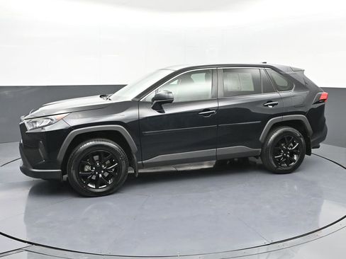 Certified 2022 Toyota RAV4 LE image 29